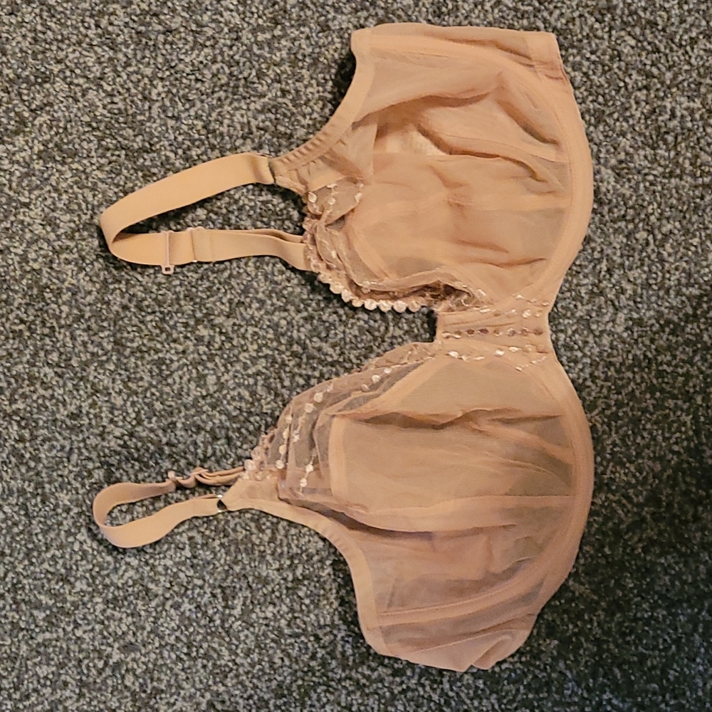 Nude Bra